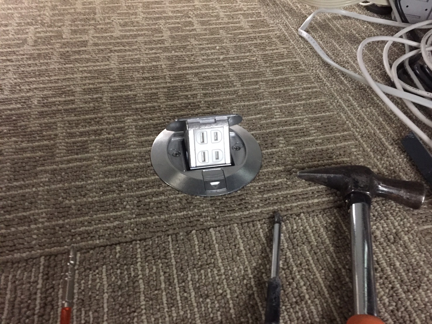 フロアコンセント増設工事-名古屋電気工事